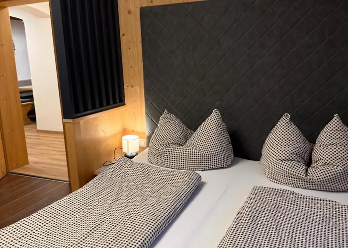 施密德公寓 厄茨